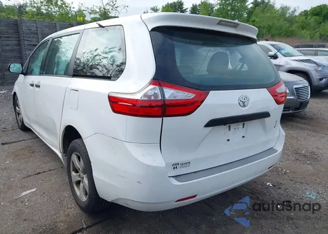 2017 Toyota Sienna L 7 Passenger z USA, uszkodzony, nr VIN 5TDZZ3DC3HS793595